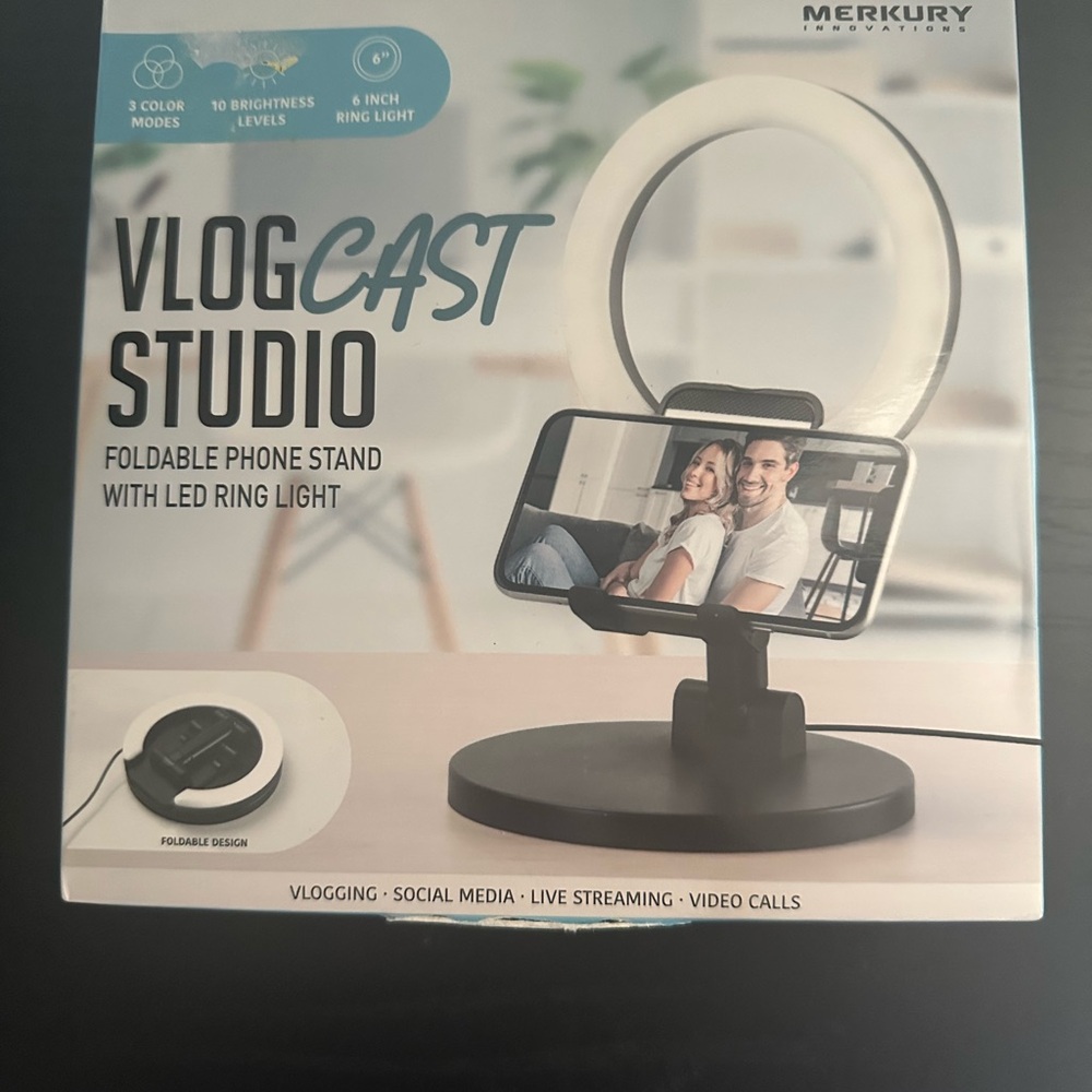 Merkury VlogCast Studio Foldable w/LED Ring Light